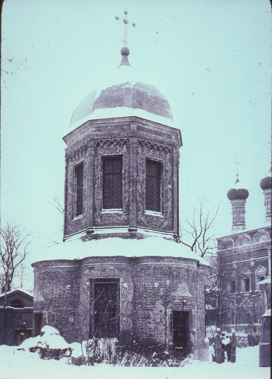 Upper Petrovsky Monastery. Cathedral of Metropolitan Peter, northwest view before restoration. Photo: December 16, 1979