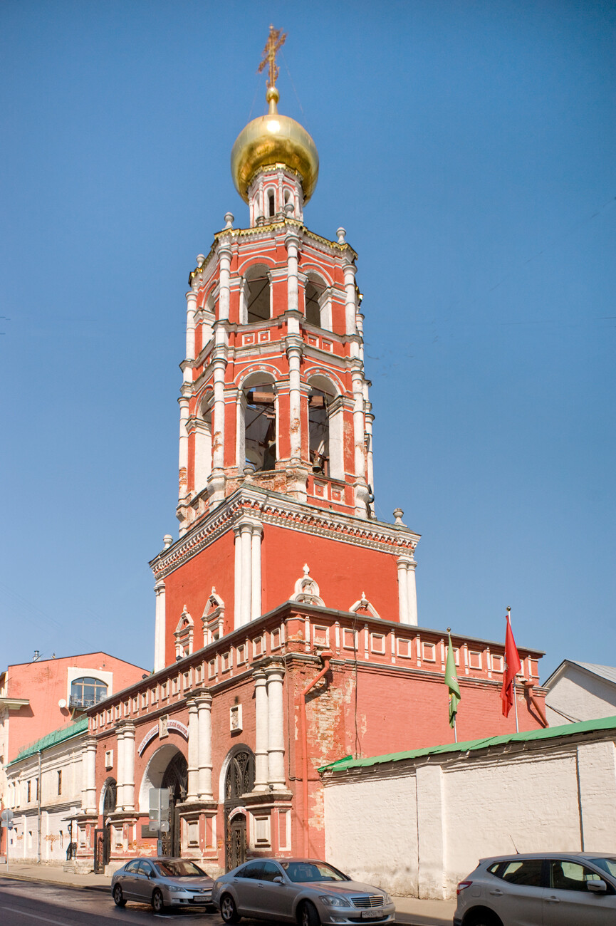 Upper Petrovsky Monastery. Bell tower with Gate Church of Intercession, southwest view Photo: August 22, 2015