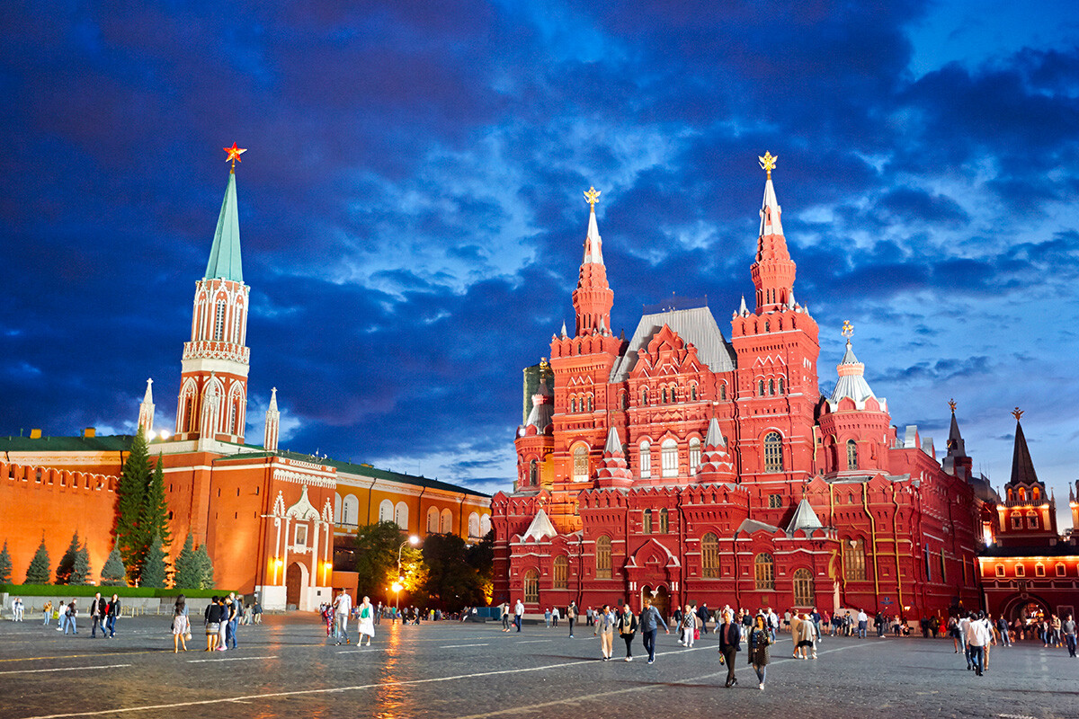 El Museo Estatal de Historia visto desde la Plaza Roja. Moscú.