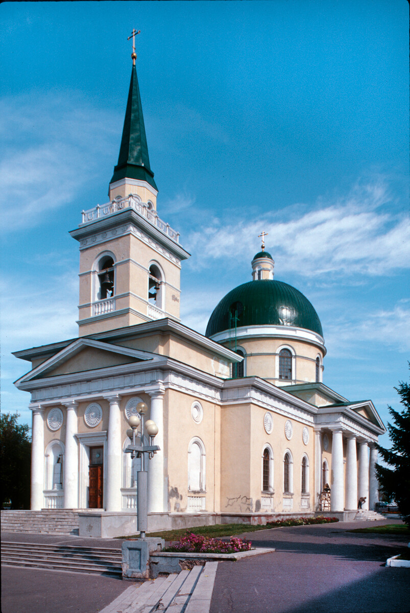 Omsk. Cattedrale cosacca di San Nicola, vista sud-ovest. 15 settembre 1999 

