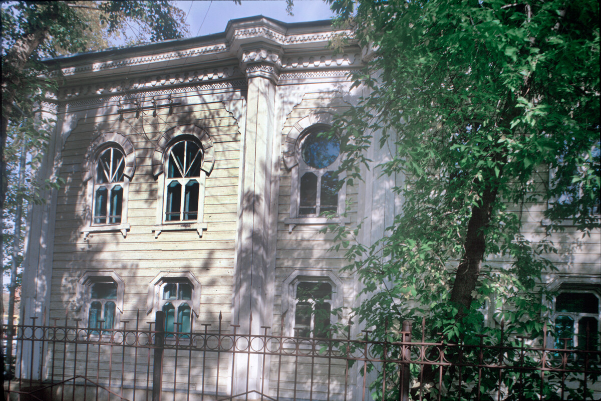 Sinagoga di Omsk (via Maresciallo Zhukov 53). Conosciuta come “Sinagoga dei soldati”, costruita nel 1855. 18 settembre 1999 


