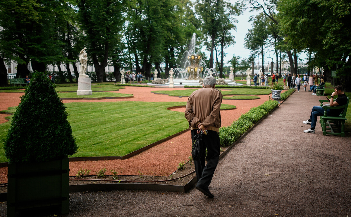 Kronska fontana v Poletnem vrtu v Sankt Peterburgu 