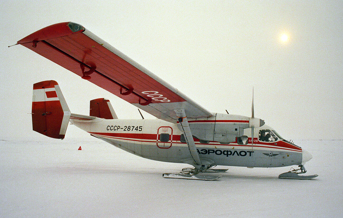 República Autónoma Socialista Soviética de Yakutia. Avión An-28 diseñado para vuelos en las condiciones del Extremo Norte. 