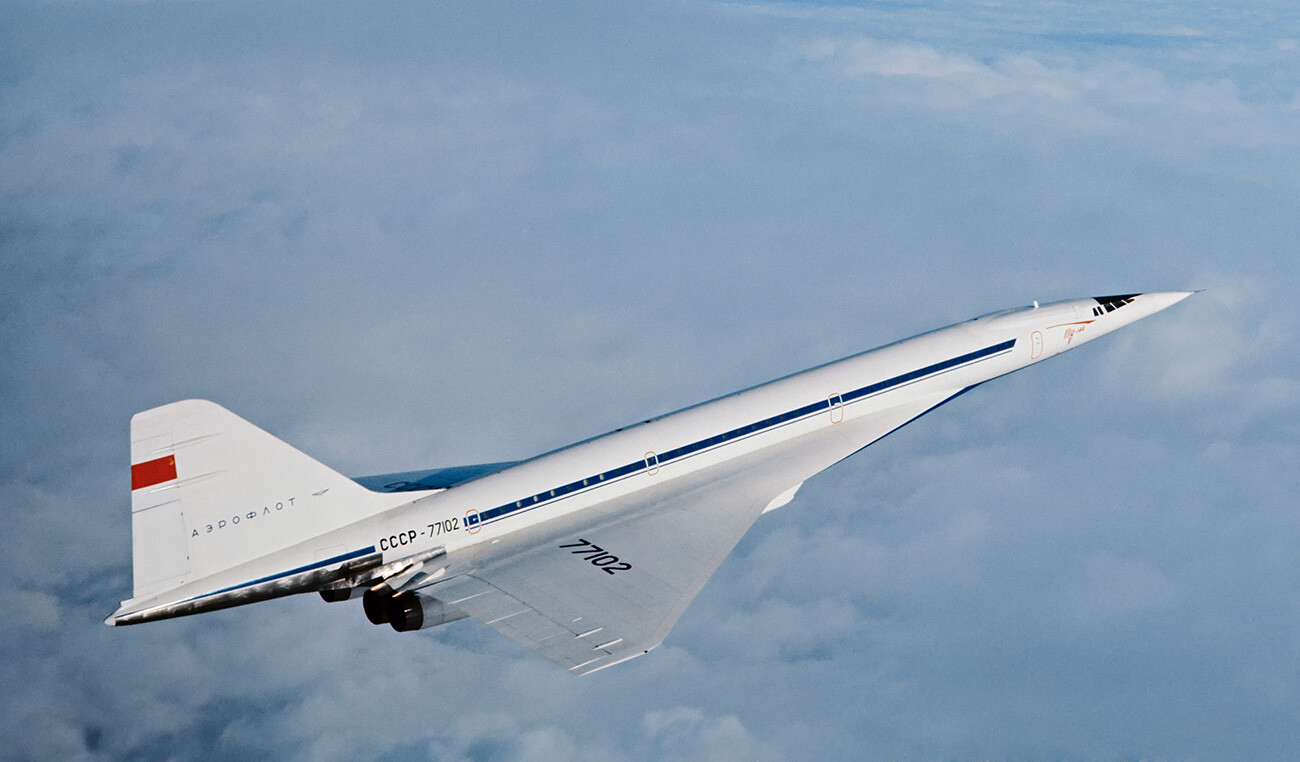 Avión supersónico de pasajeros Tu-144.