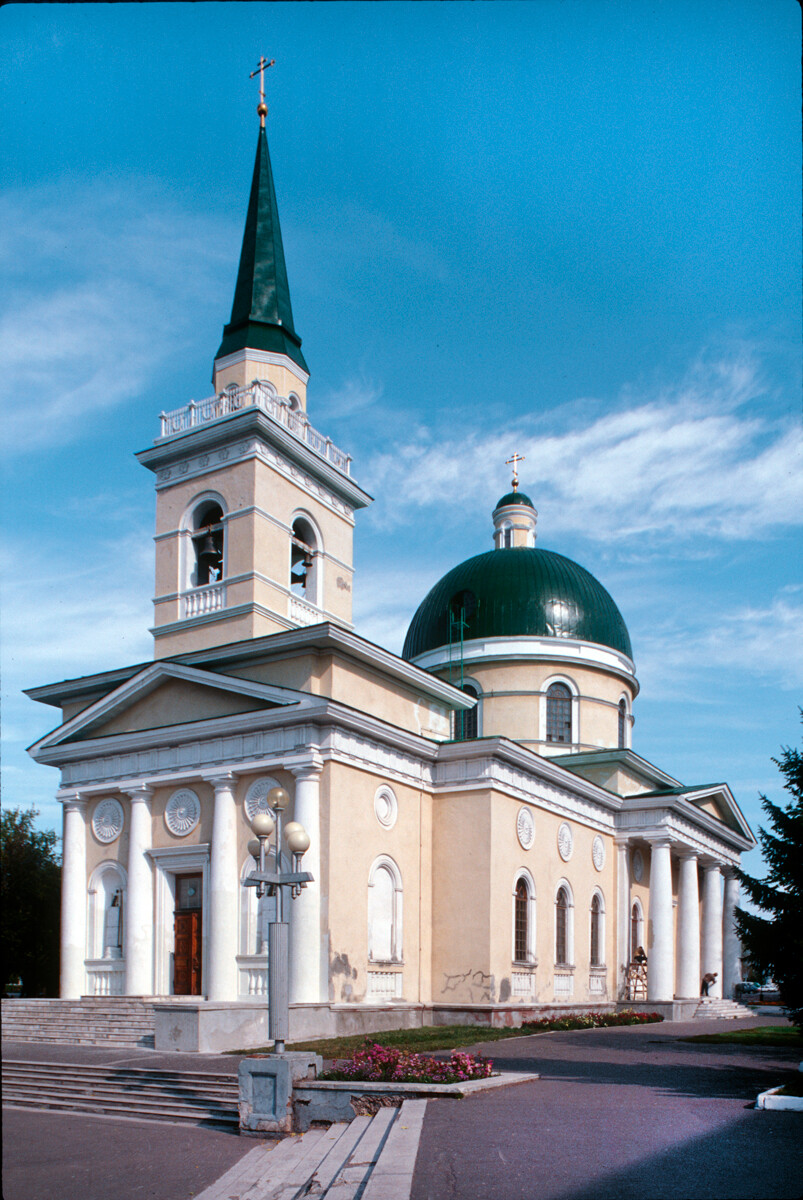 Omsk. Catedral cosaca de San Nicolás, vista suroeste. 15 de septiembre de 1999