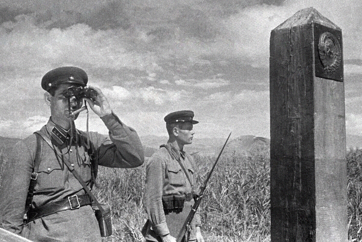 Guardas de fronteira soviéticos em 1940.