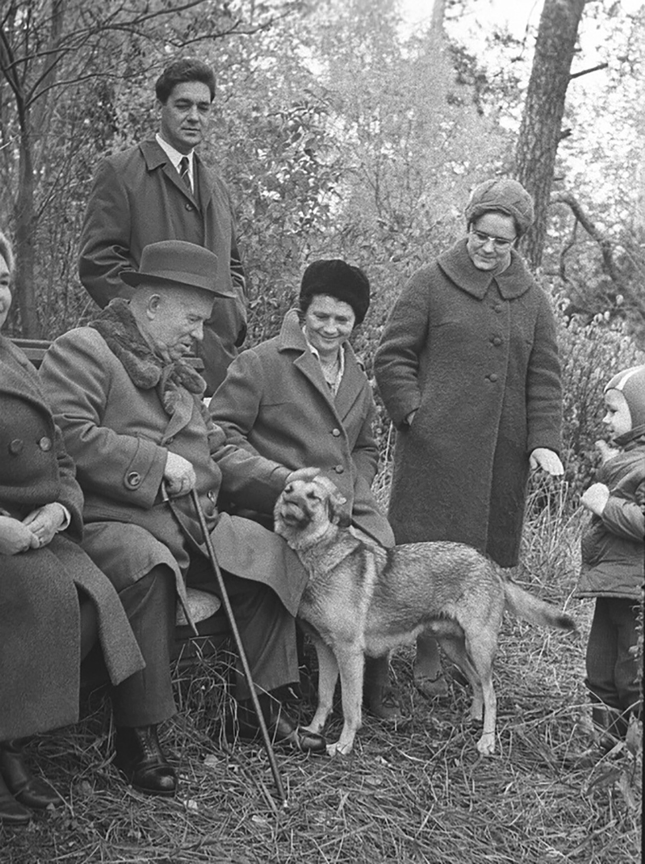 Nikita Jrushchov de vacaciones en la región de Moscú.