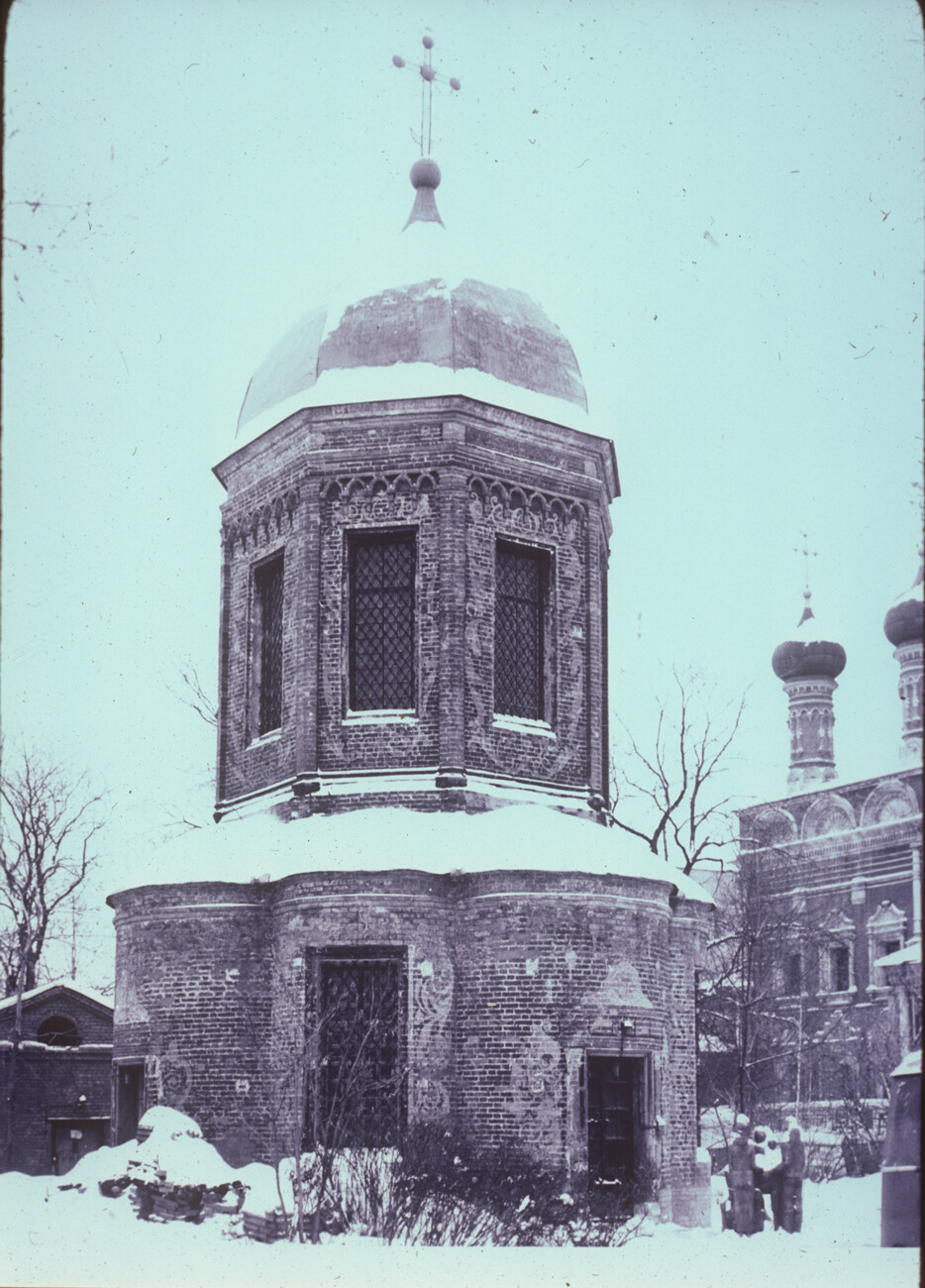 Monastero Vysoko-Petrovskij. Cattedrale del Metropolita Pietro, vista nord-ovest prima del restauro. 16 dicembre 1979
