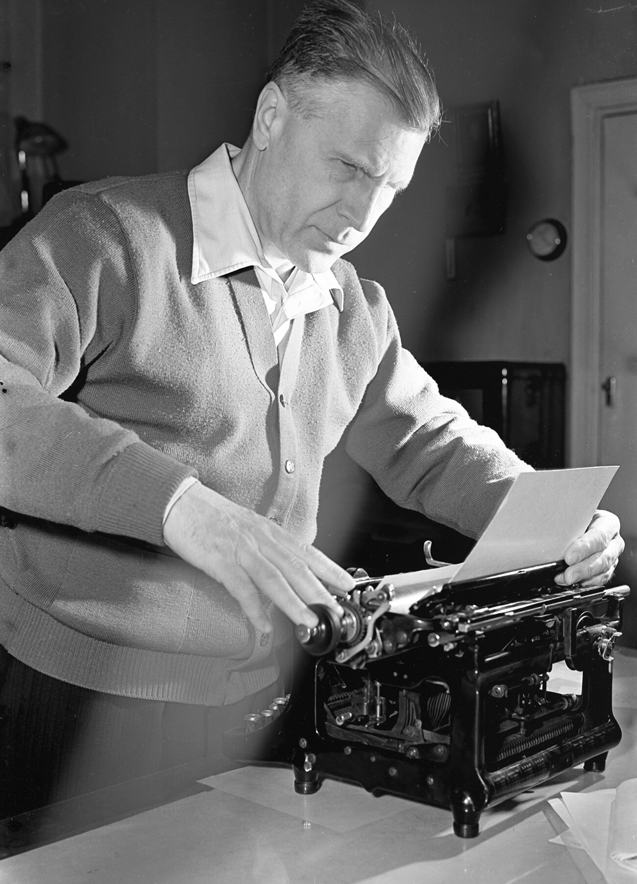 Lev Semjonovič Pontrjagin (1908-1988), doktor fizikalnih in matematičnih znanosti, akademik Akademije znanosti ZSSR.  