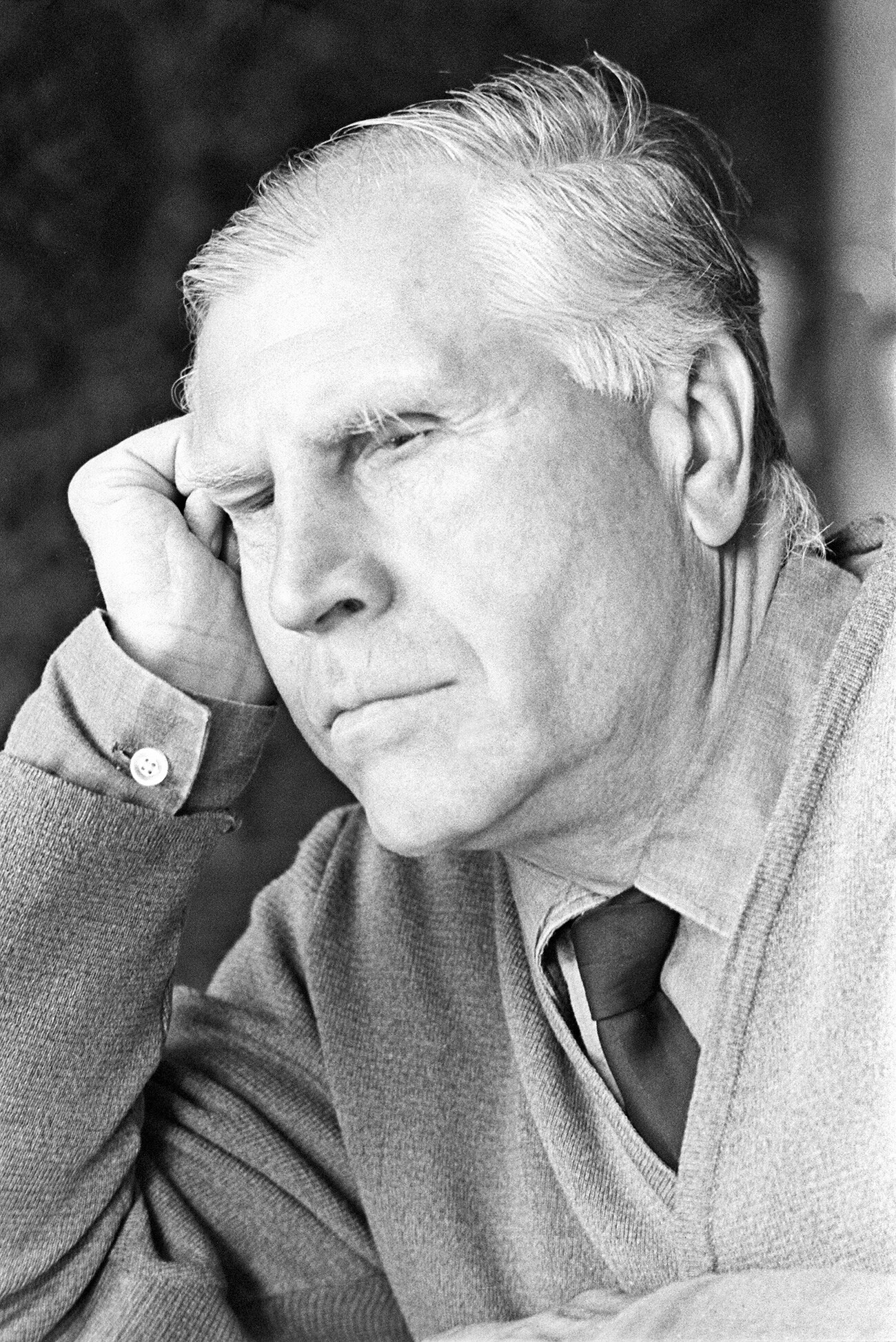 Lev Semjonovič Pontrjagin (1908-1988), profesor Moskovske državne univerze, akademik Akademije znanosti ZSSR, vodja znanstvene šole za matematično teorijo optimizacije procesov, dobitnik Leninove in državne nagrade ZSSR.