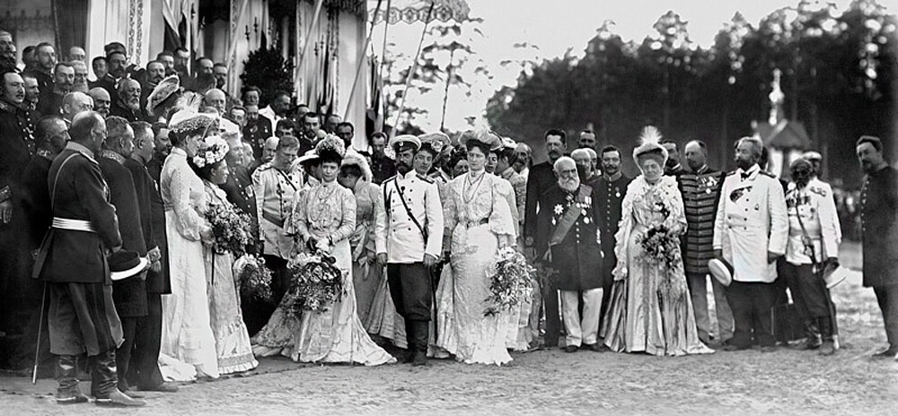 Члены императорской фамилии и сопровождающие их лица во время «Саровских торжеств». 18 июля 1903
