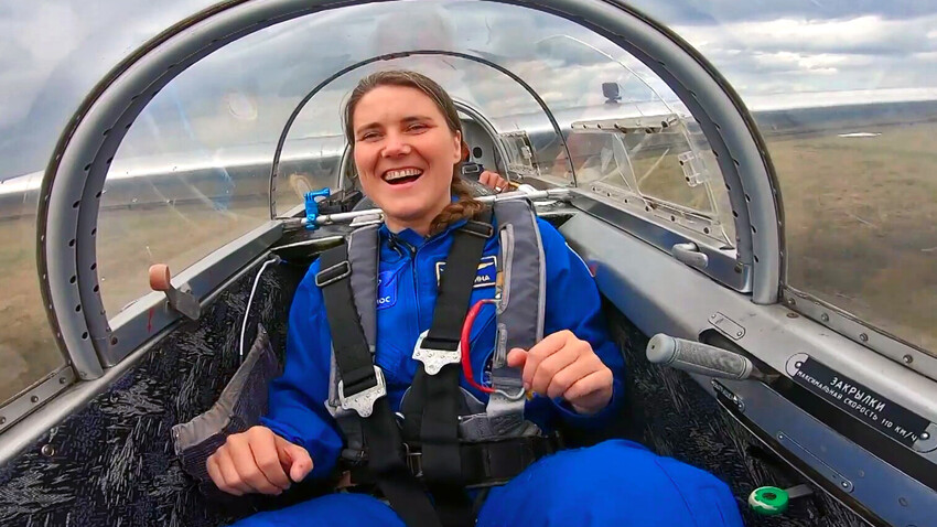 Kosmonautin Anna Kikina zeigt Flugkünste (VIDEO) Russia Beyond DE