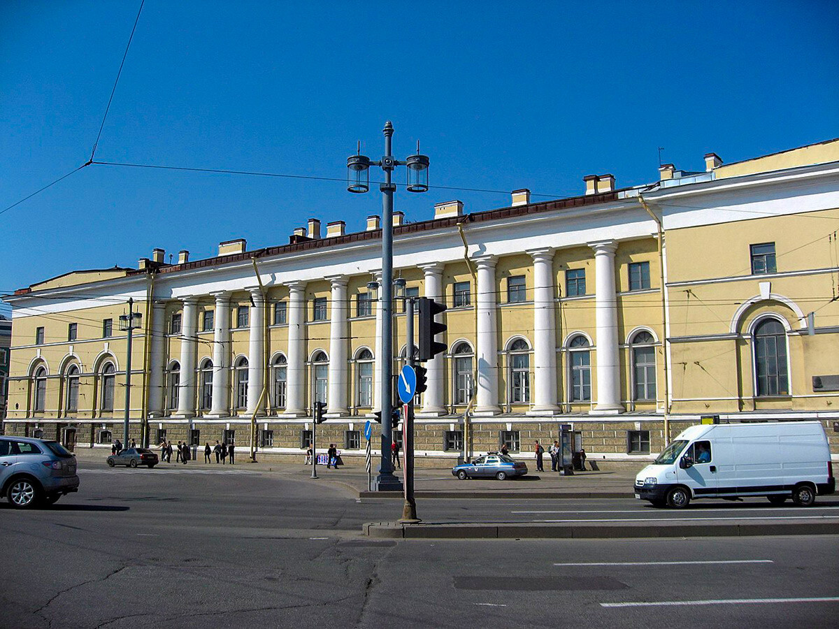 L’edificio del Museo di Zoologia dell’Istituto Zoologico dell’Accademia Russa delle Scienze
