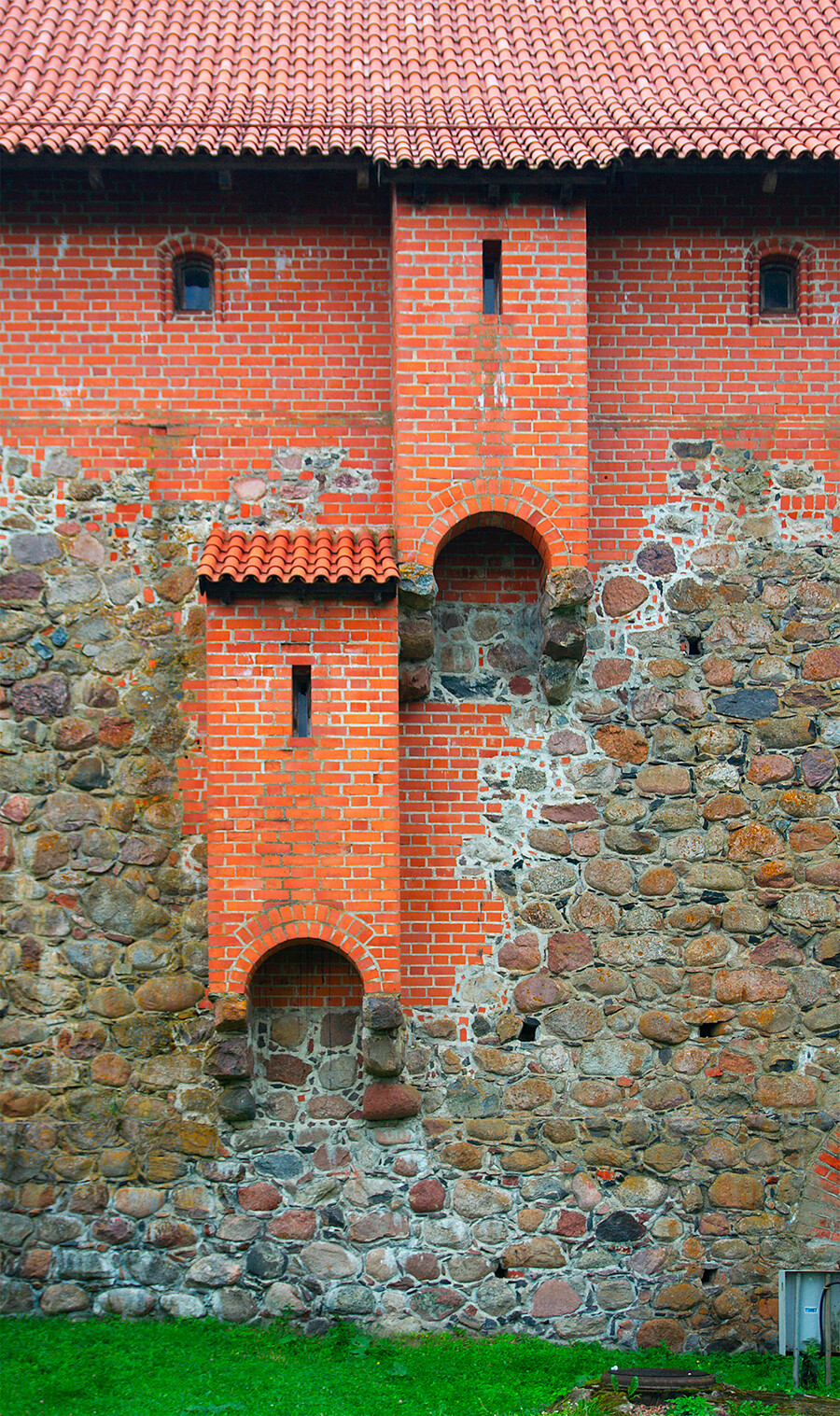 Una tipica latrina medievale, qui nel Castello di Trakai, in Lituania