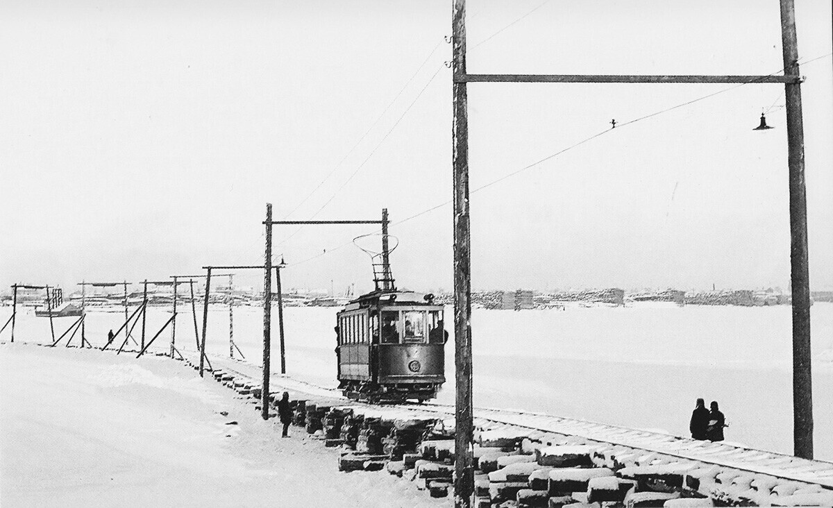 Los primeros tranvías eléctricos de San Petersburgo circulaban sobre... ¡Hielo!