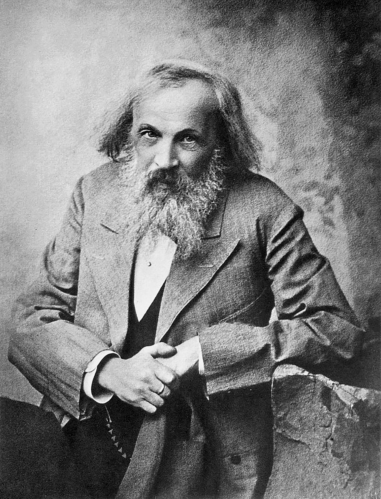 O químico Dmítri Mendeleiev.