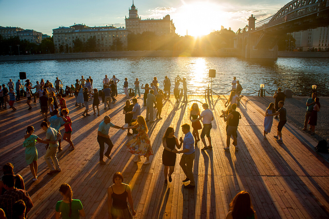 People dancing at the Gorky Park's embankment