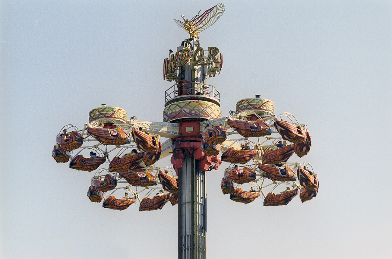 Condor amusement ride, 1998