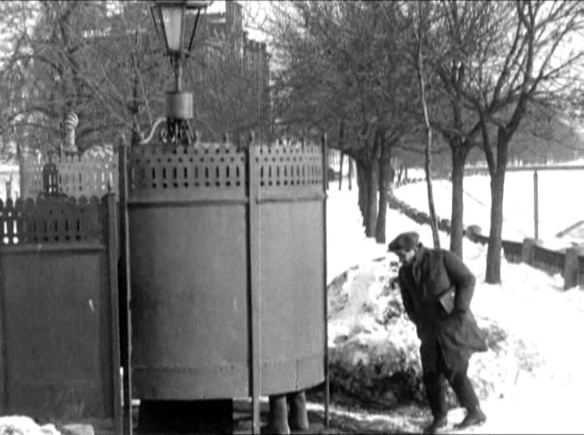 A public urinal in Moscow, the 1920s