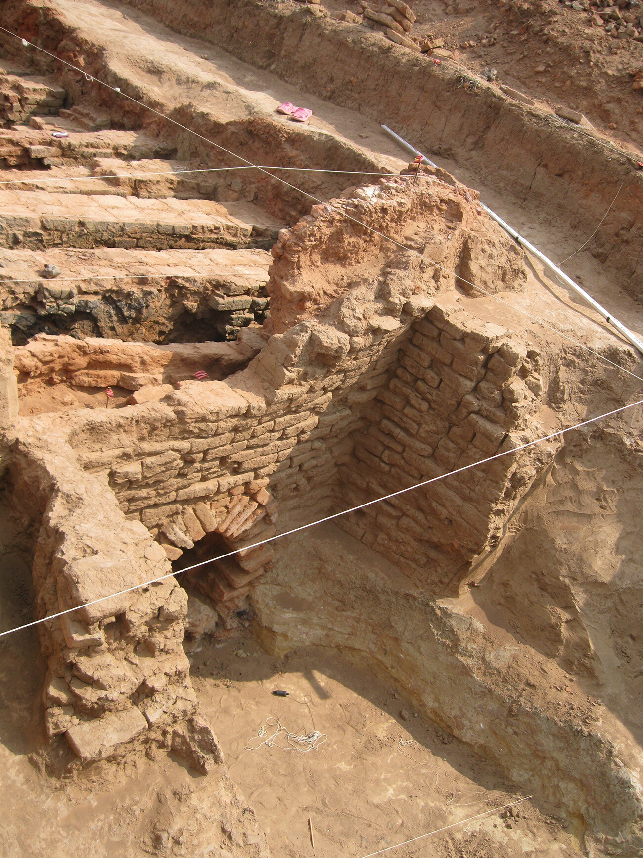 Ruínas de Sarai-Batu, na região de Ástrakhan, perto da aldeia de Selitrennoie