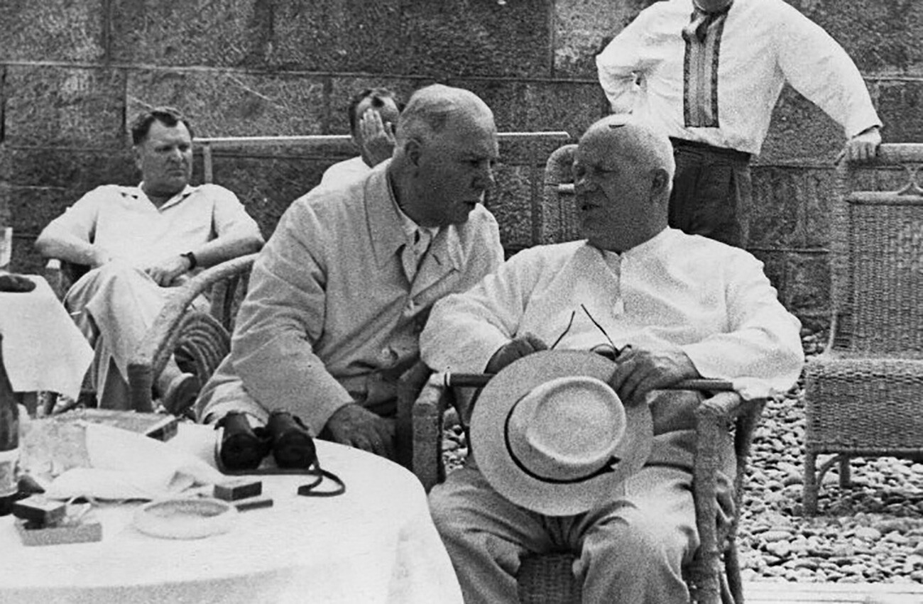 Khrouchtchev a écrit sa première lettre à Kennedy dans une datcha sur le littoral de la mer Noire.