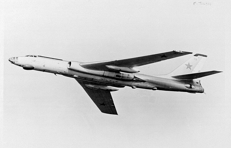 TU-16 soviético