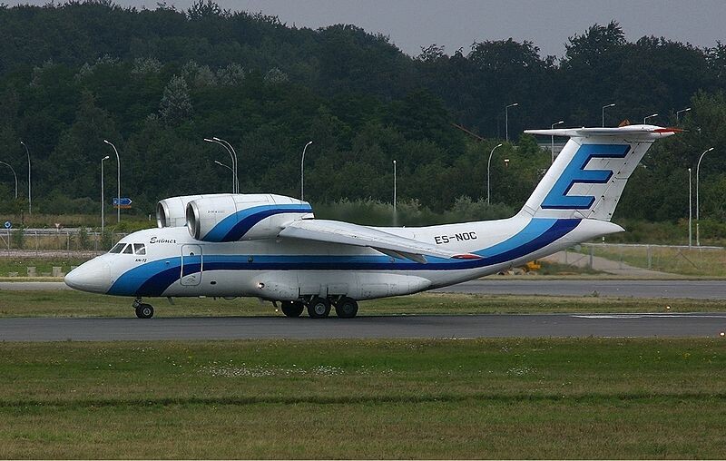 Estos son algunos países que han usado el avión de transporte soviético AN-74 (Fotos)