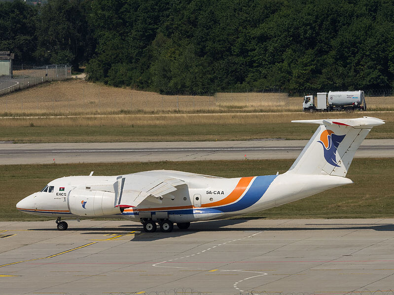 Estos son algunos países que han usado el avión de transporte soviético AN-74 (Fotos)