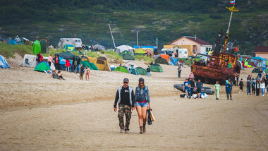 Како едно заборавено село зад поларникот стана популарна туристичка дестинација
