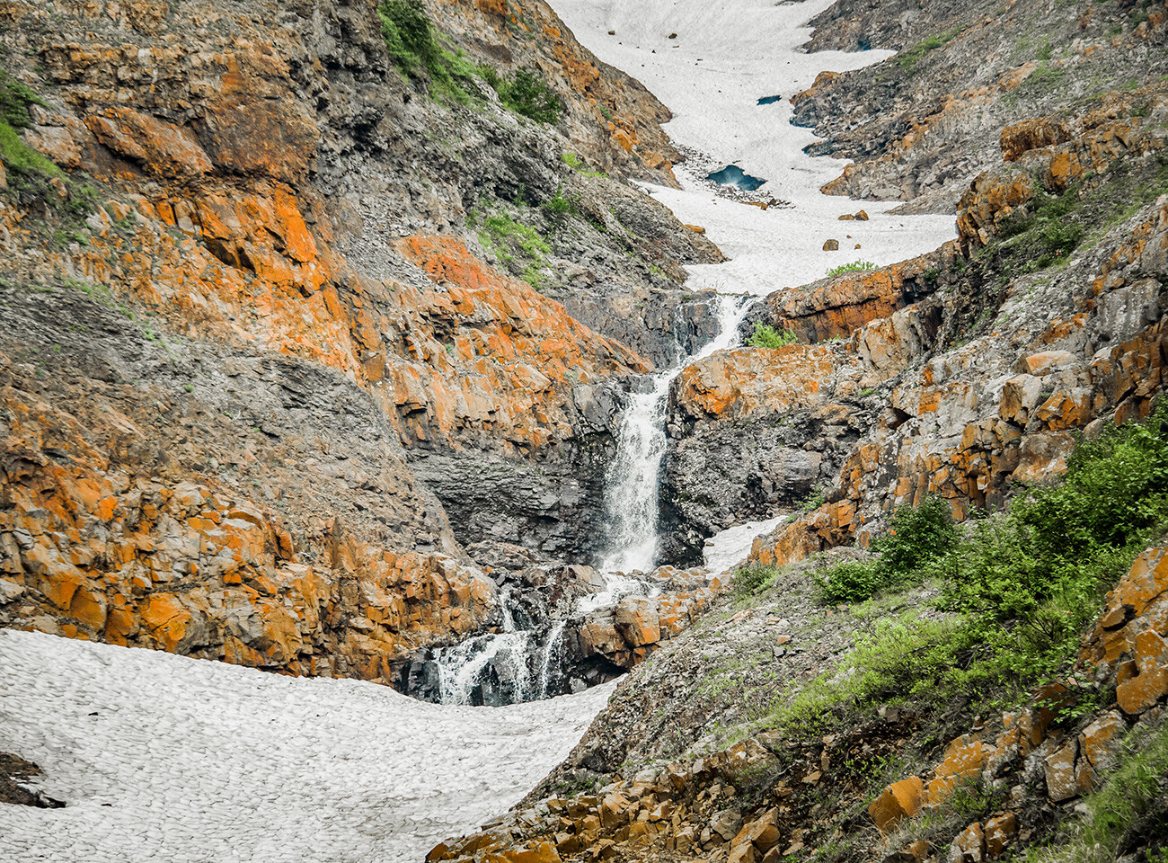 Krasnye Kamni (Red Stones), a popular vacation spot near Norilsk.