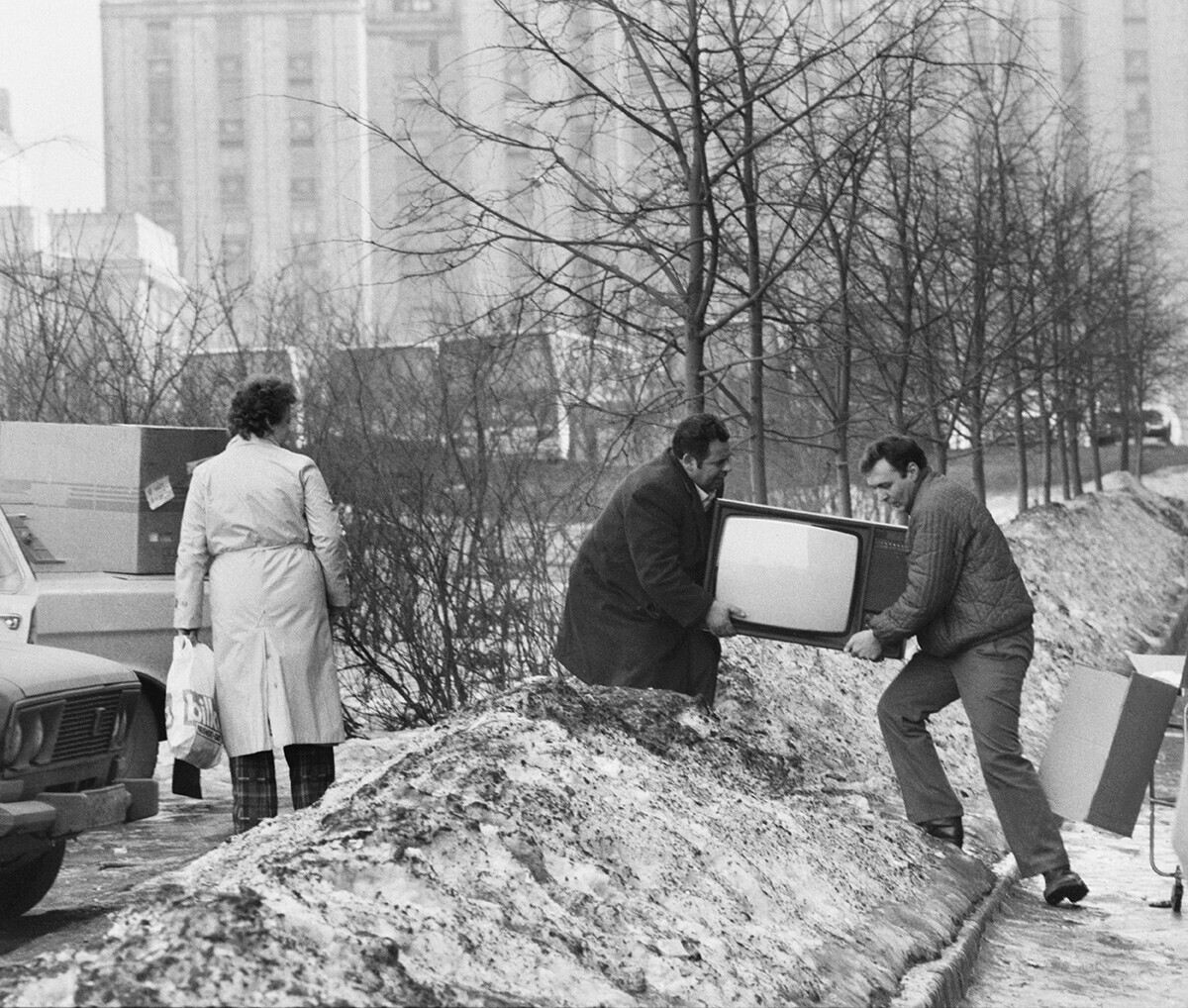 Не една московска улица, 1 март 1988 година.
