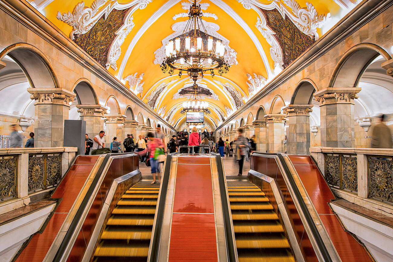 La stazione Komsomolskaja della metropolitana di Mosca
