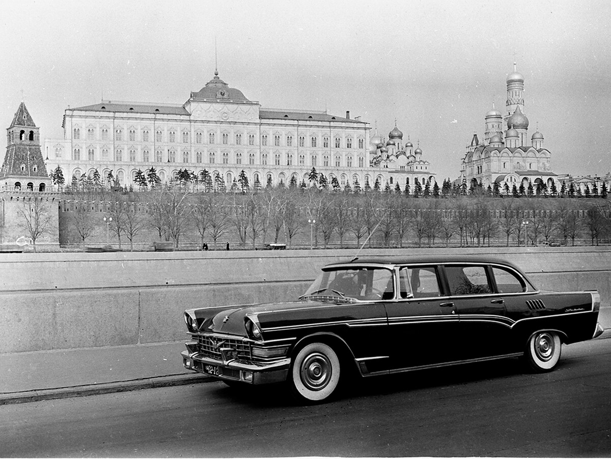 Пробна вожња ЗИЛ-111 по граду, 1959. 