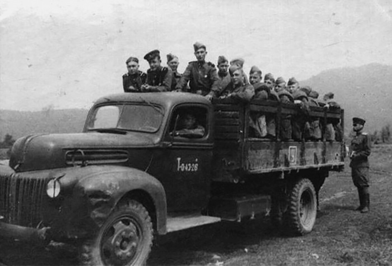 Ford-6 truck.