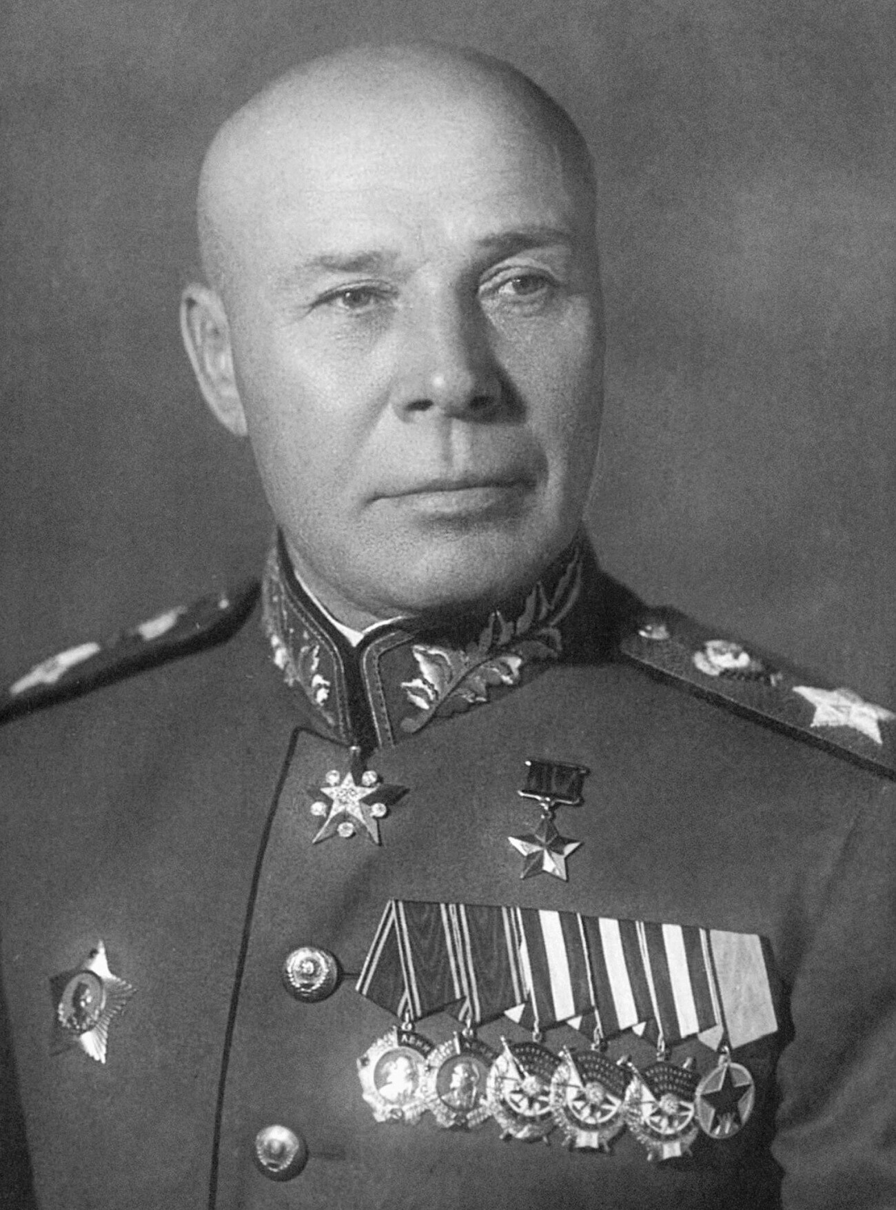 Maršal Sovjetske zveze; junak Sovjetske zveze: Semjon Konstantinovič Timošenko
