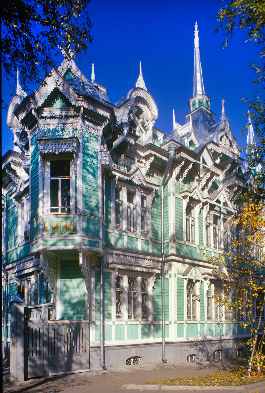 Wooden house, Belinsky Street 19. Excellent example of 