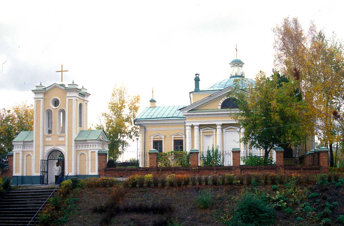 Catholic Church of the Rosary of the Blessed Virgin. Consecrated in 1833 for the community of Polish exiles. Bell tower added in 1856. September 26, 1999