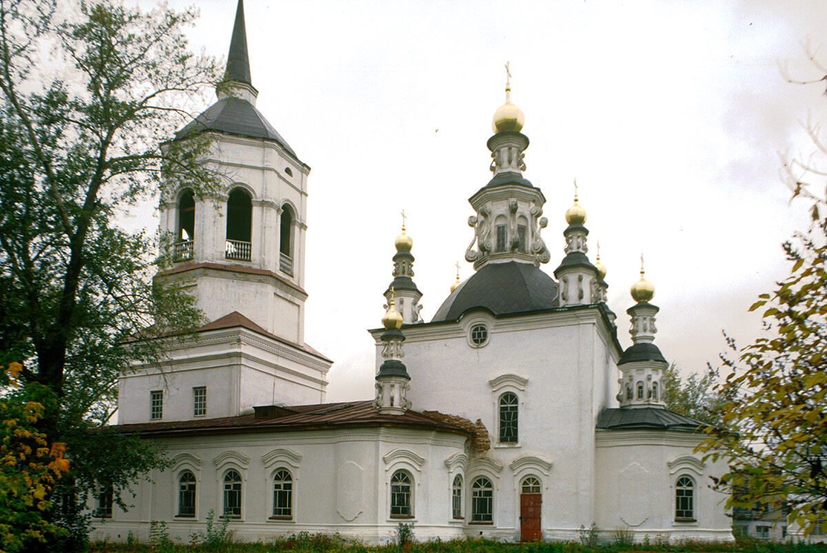 Tomsk. Church of Kazan Icon of the Virgin at Virgin-St. Aleksy Monastery, south view. Built in 1776-89; bell tower added in 1806. September 26, 1999