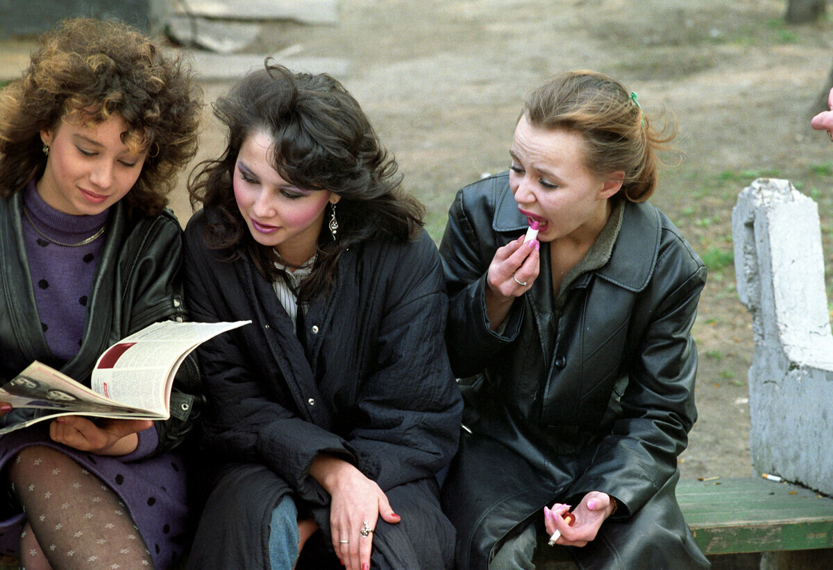 Gadis-gadis bersenang-senang, Moskow, 1990.