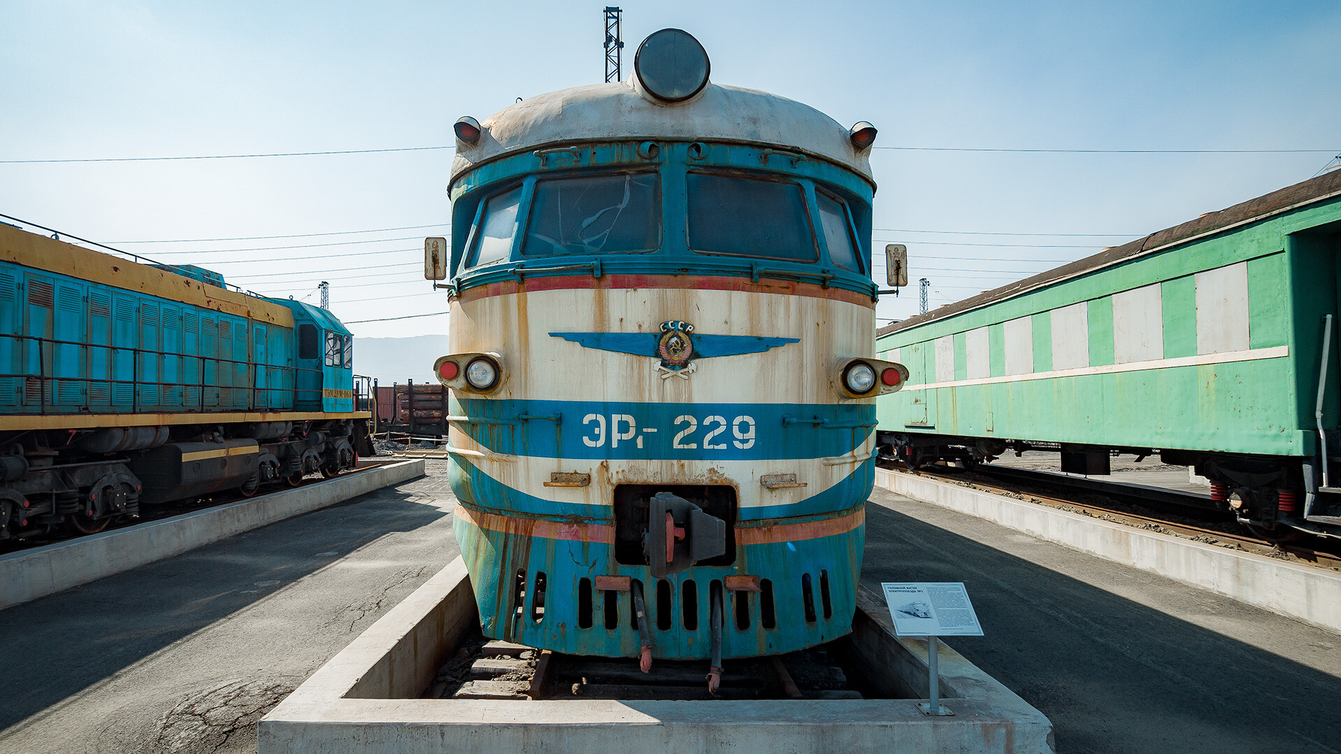 One of the Soviet commuter trains at the Norilsk railway station.