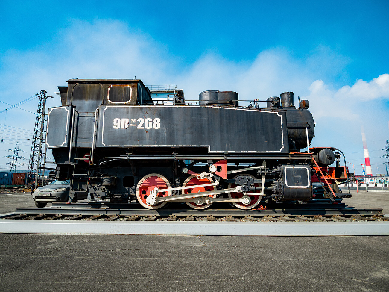 One of the first steam locomotives in Norilsk.
