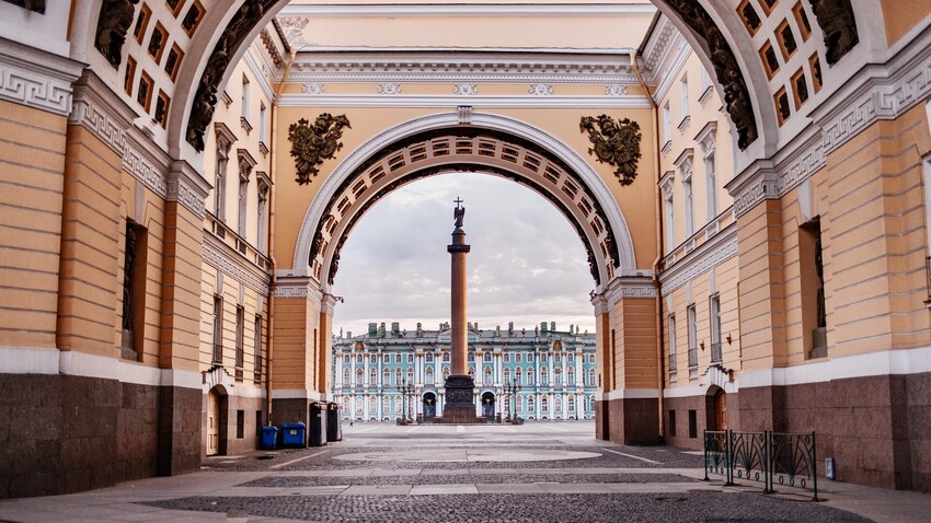 【動画】サンクトペテルブルクの豪華さを堪能! ロシア・ビヨンド