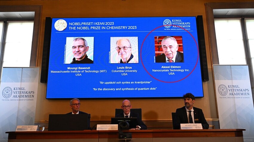 Razglasitev dobitnikov Nobelove nagrade za kemijo za leto 2023 na Švedski kraljevi akademiji znanosti v Stockholmu 4. oktobra 2023
