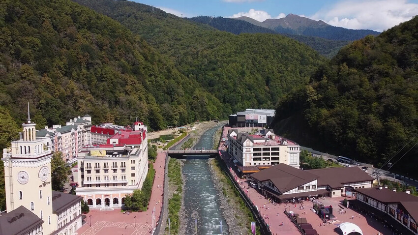 Kako izgleda rusko gorsko letovišče (VIDEO) - Russia Beyond Slovenija