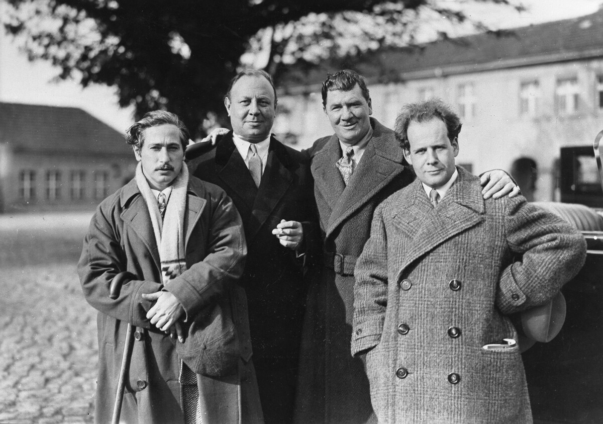 Справа налево: Сергей Эйзенштейн, Джордж Бэнкрофт, Эмиль Яннингс, Джозеф фон Штернберг. Берлин, 1929 год