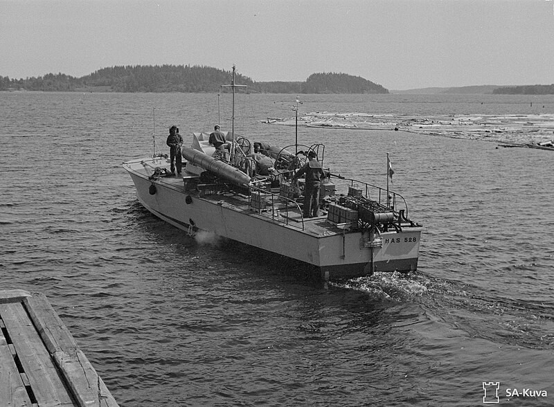 Lancha torpedera italiana MAS 528 en el lago Ladoga. 18 de junio de 1942.
