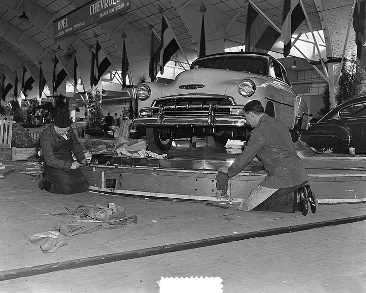 Exposición de automóviles RAI, Holanda, El coche que instalan es un Chevrolet