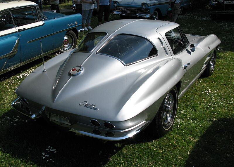 Ejemplo de “split-window” en un Chevrolet Corvett.