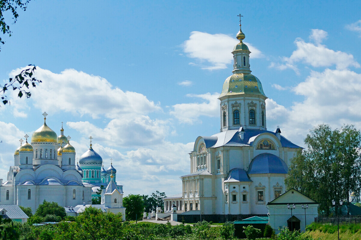 Серафимо-Дивеевски манастир на Света Троица