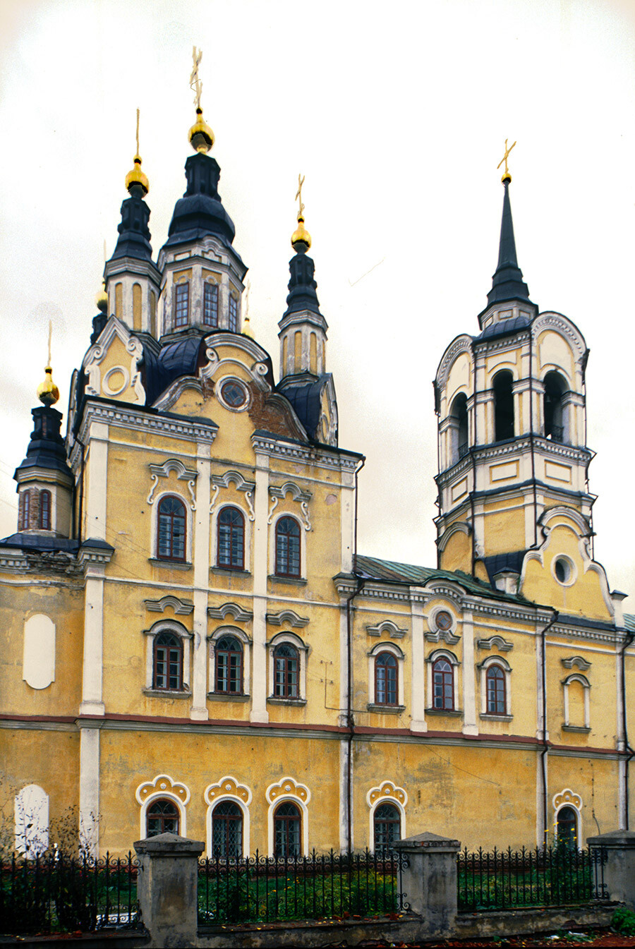 Église de la Résurrection sur la colline de la Résurrection, vue nord. Construite en 1789-1807 ; excellent exemple de l’architecture « baroque sibérienne »